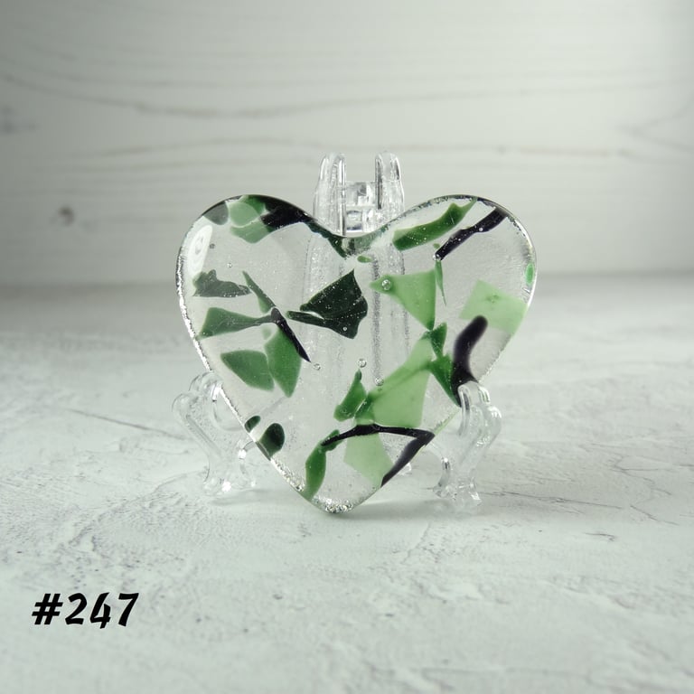 Green fused glass heart pocket hug with stand 5x4.5cm, handcrafted (247)