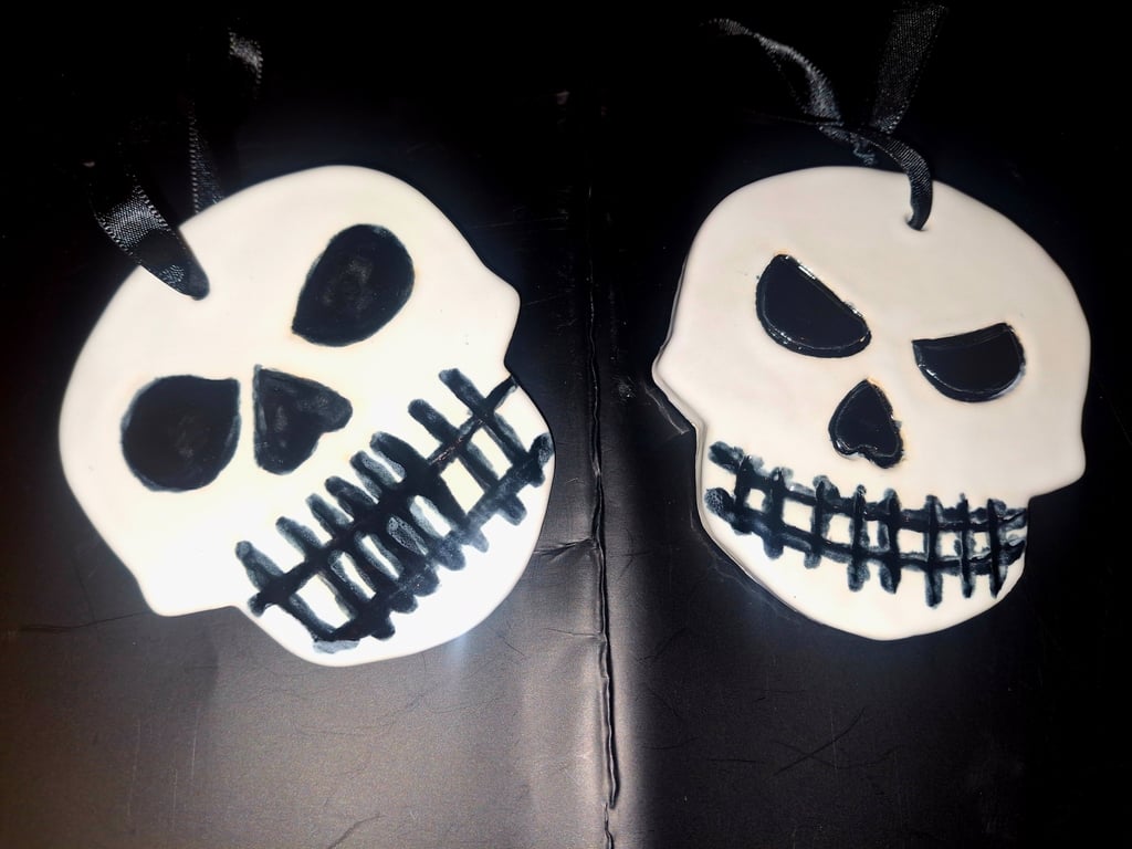 Set of 2 Handmade Ceramic Skull Halloween Decorations – White & Black Gothic