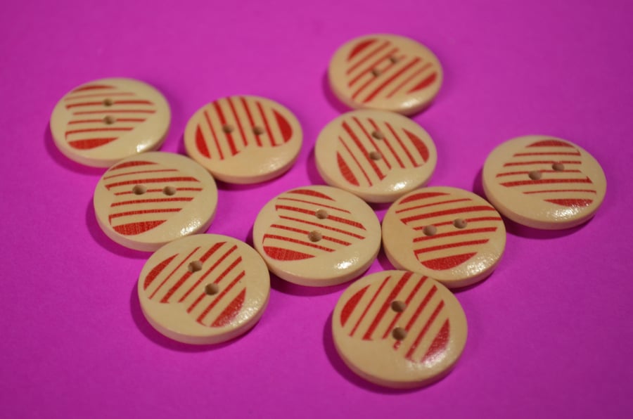 20mm Wooden Red Stripey Heart Buttons Love Stripe 10pk Button (RH5)