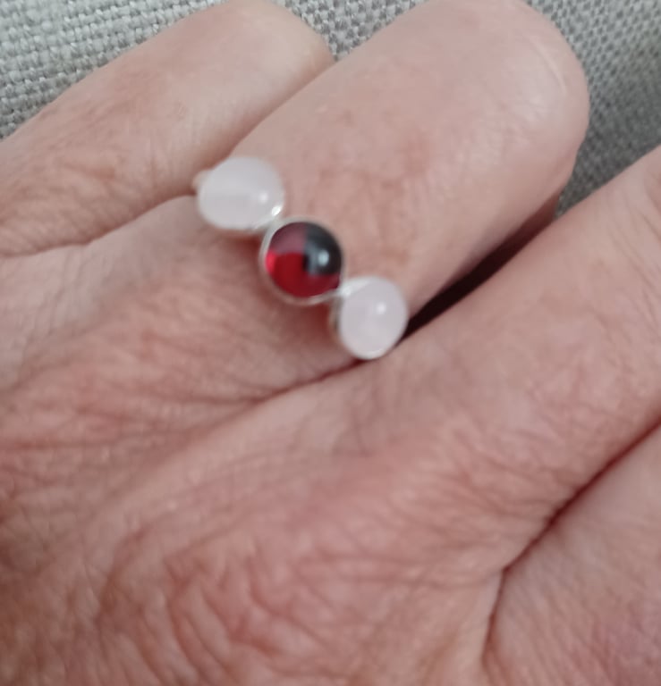 Rose quartz and garnet silver ring
