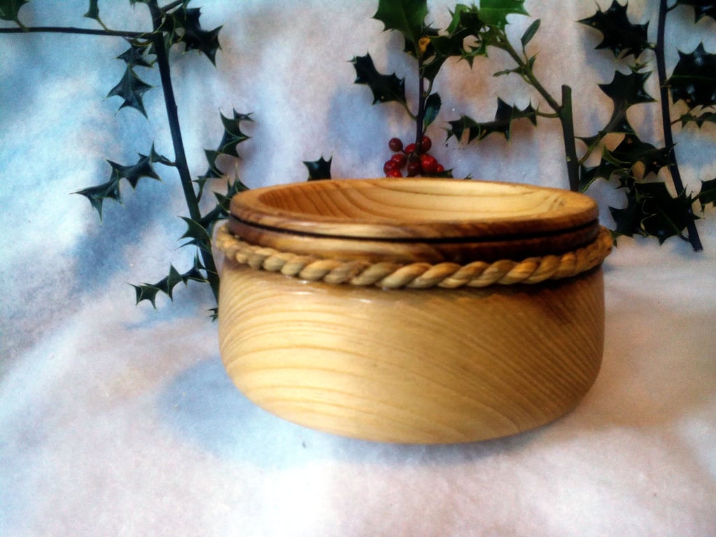RUSTIC NUT BOWL