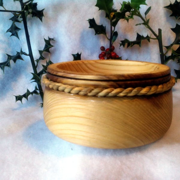 RUSTIC NUT BOWL