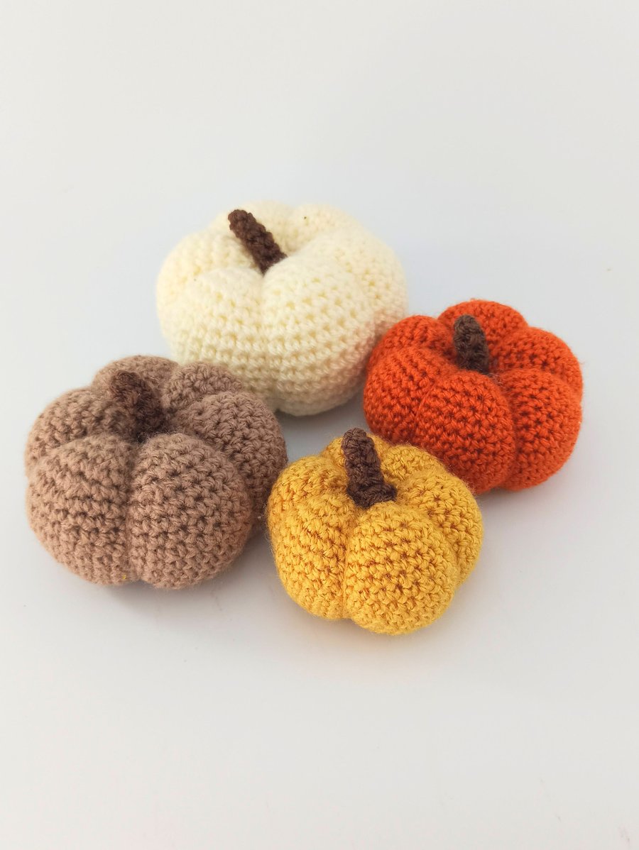 Set of 4 Crochet pumpkins, table decoration, mantlepiece autumn decor