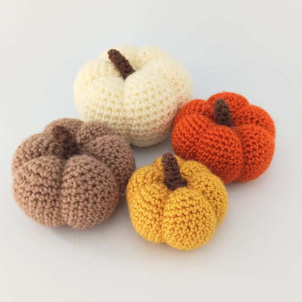 Set of 4 Crochet pumpkins, table decoration, mantlepiece autumn decor