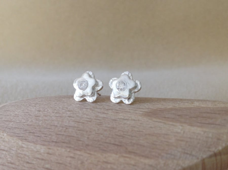 Fine and Sterling silver flower stone set stud post earrings