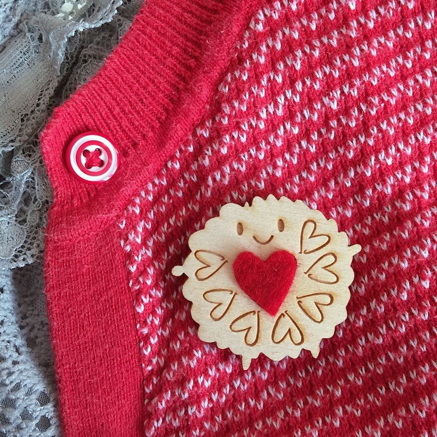 Felt Heart Jammie Dodger Wooden Brooch