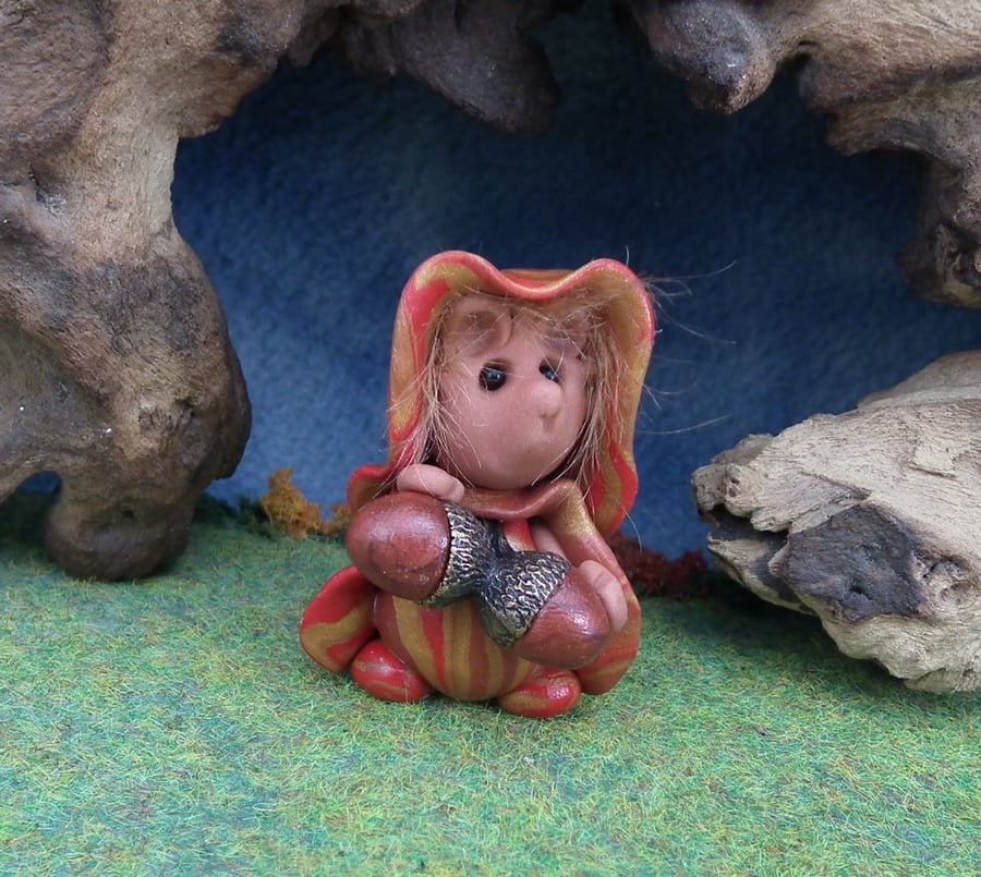 High'n'Over Hedgehog 'Harriet' OOAK Sculpt by Ann Galvin Gnome Village