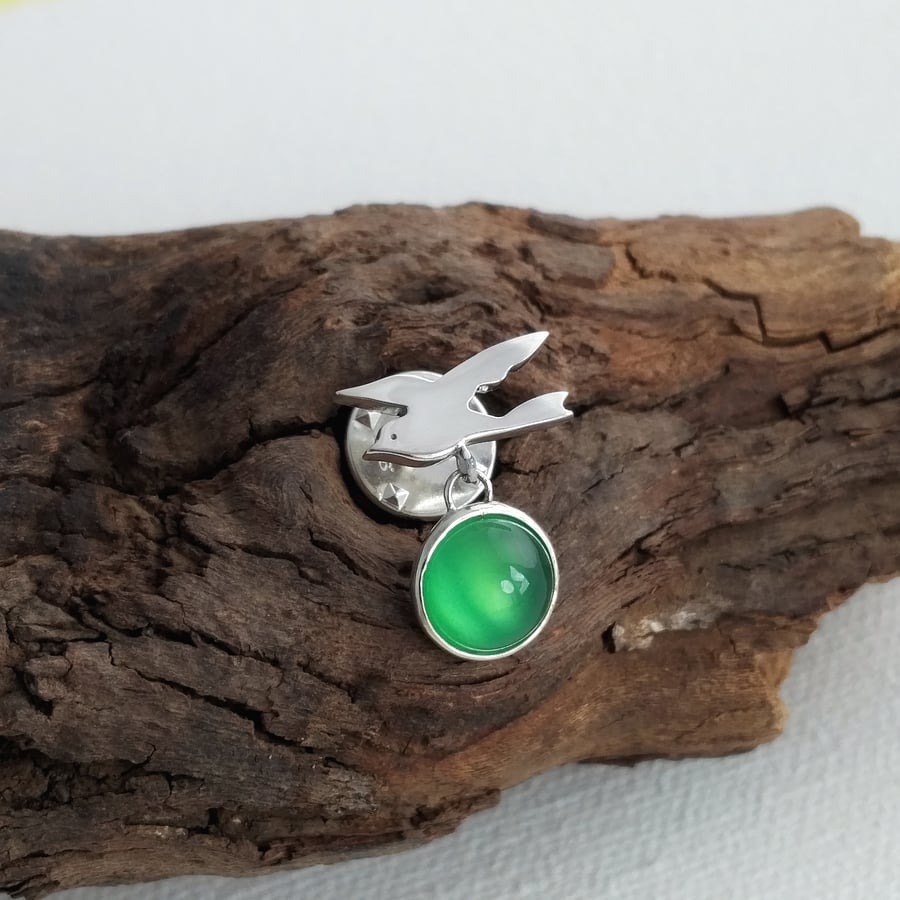 Bird and green agate brooch