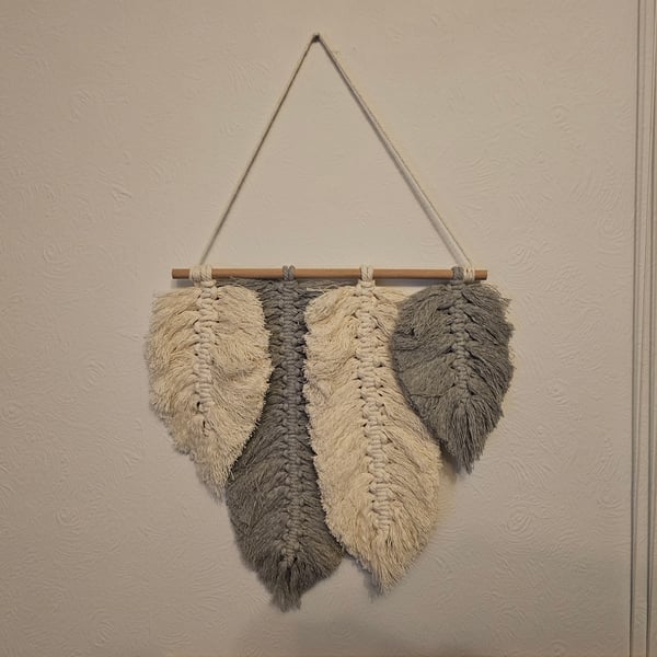 Feather wall hanging macrame