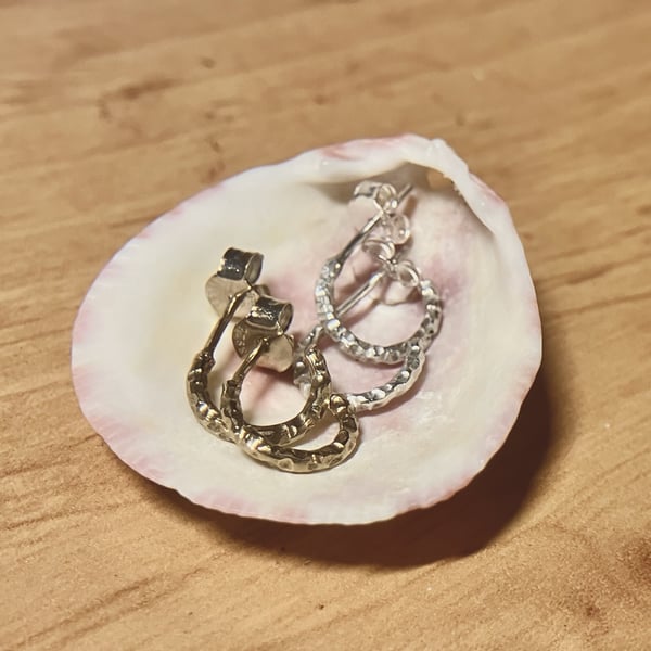 Hammered silver hoop earings