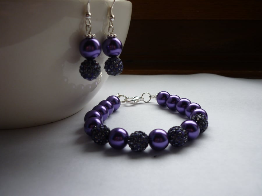 PURPLE AND SILVER, PEAR AND PAVE BEAD BRACELET AND EARRING SET.