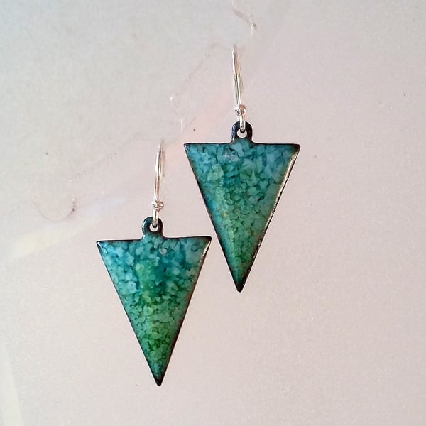 Triangle earrings in blue and green enamel on copper 202