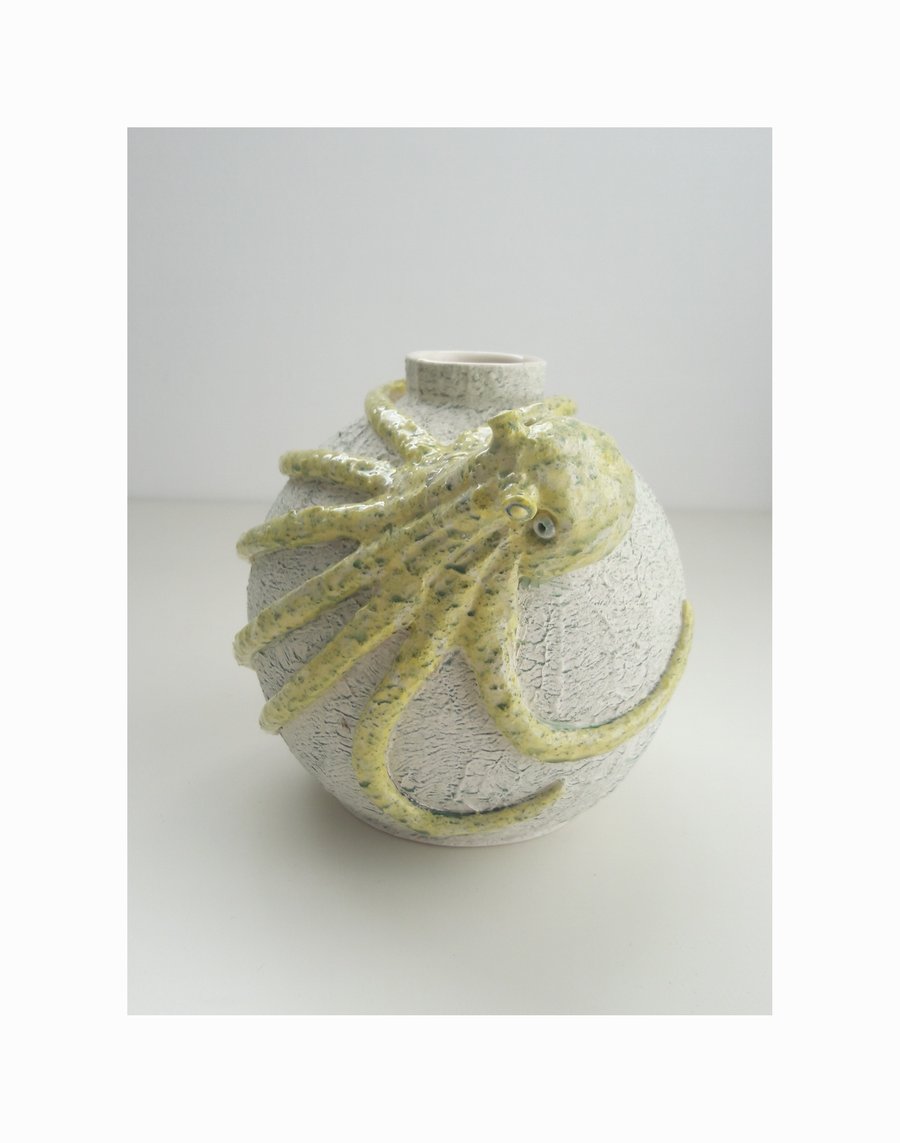 Octopus vase 