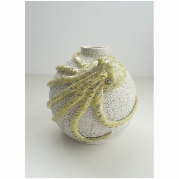 Octopus vase 