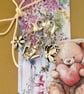 Card with clip on charms, stitch markers  - Image 4