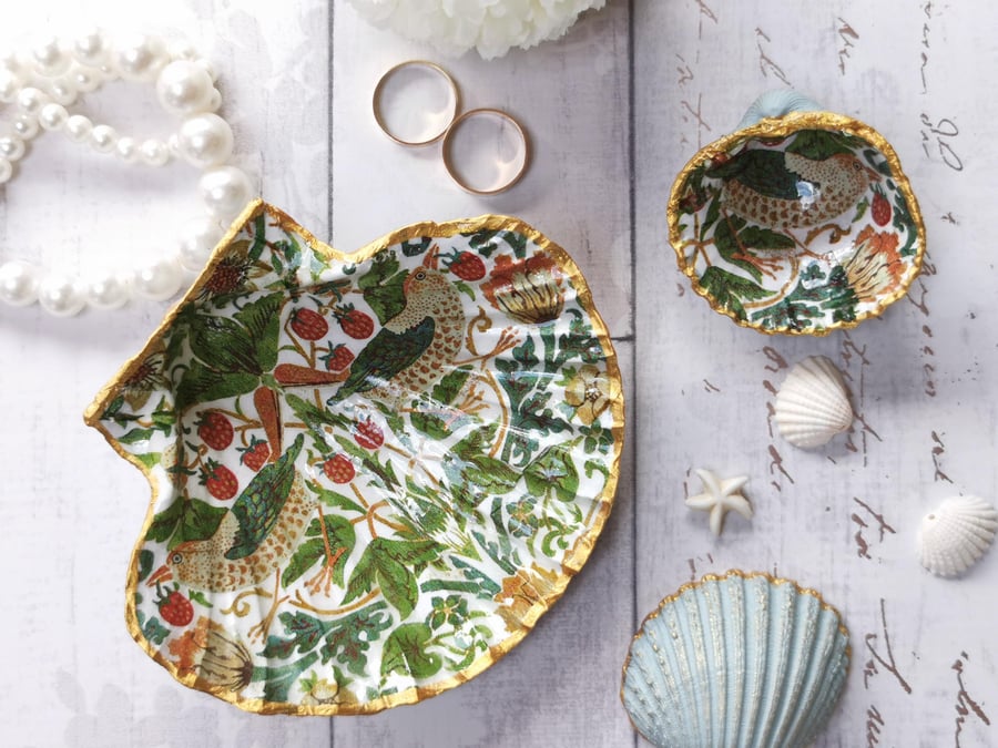 William Morris Strawberry Thief Scallop Shell Ring Dishes