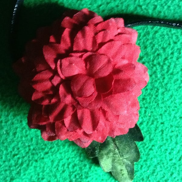 Many-petaled Red Flower and Green Leaf hair band