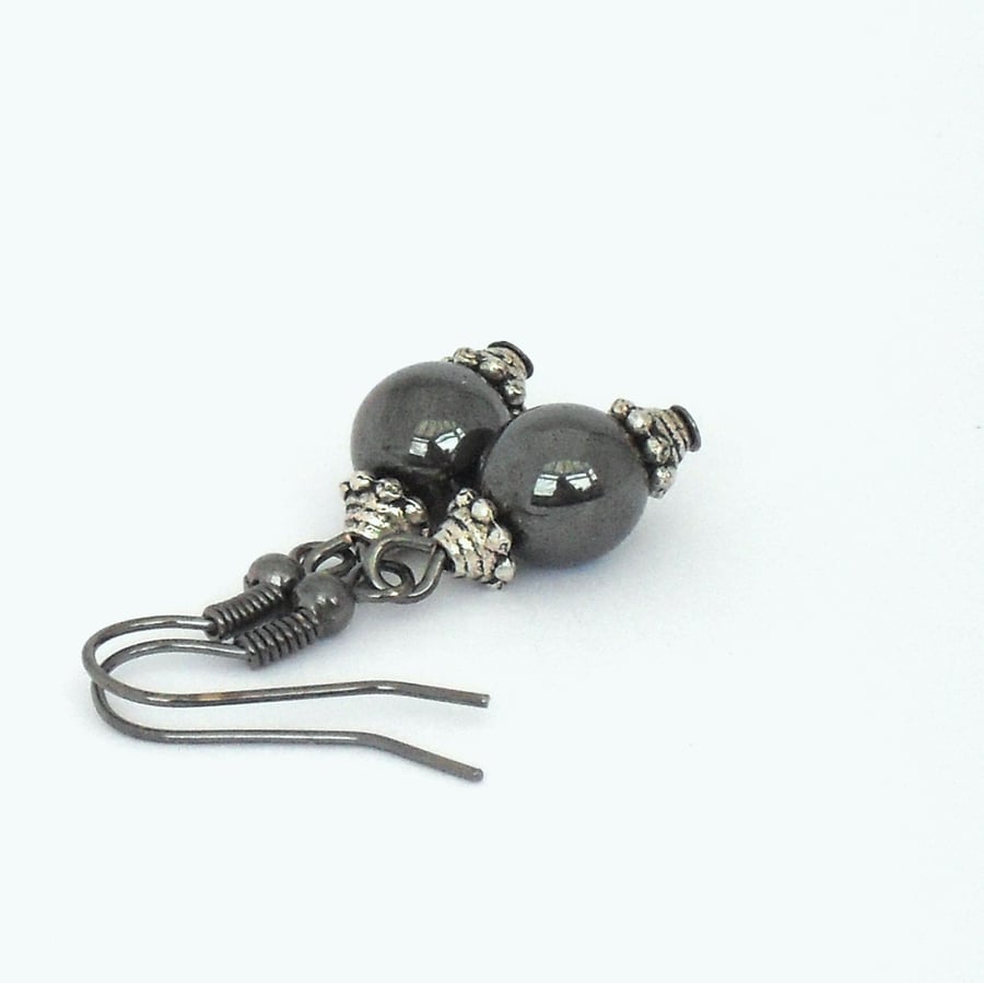 Hematite earrings with beadcaps