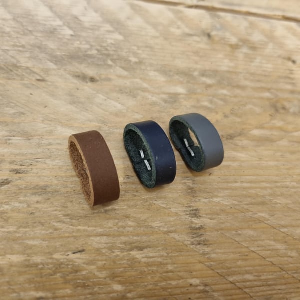 X2 Genuine Leather Belt LoopsKeepers, 25mm. NavyGreyBrown