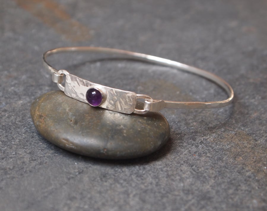 Bangle, silver with amethyst