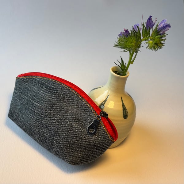 Curvy purse - Upcycled denim coin purse