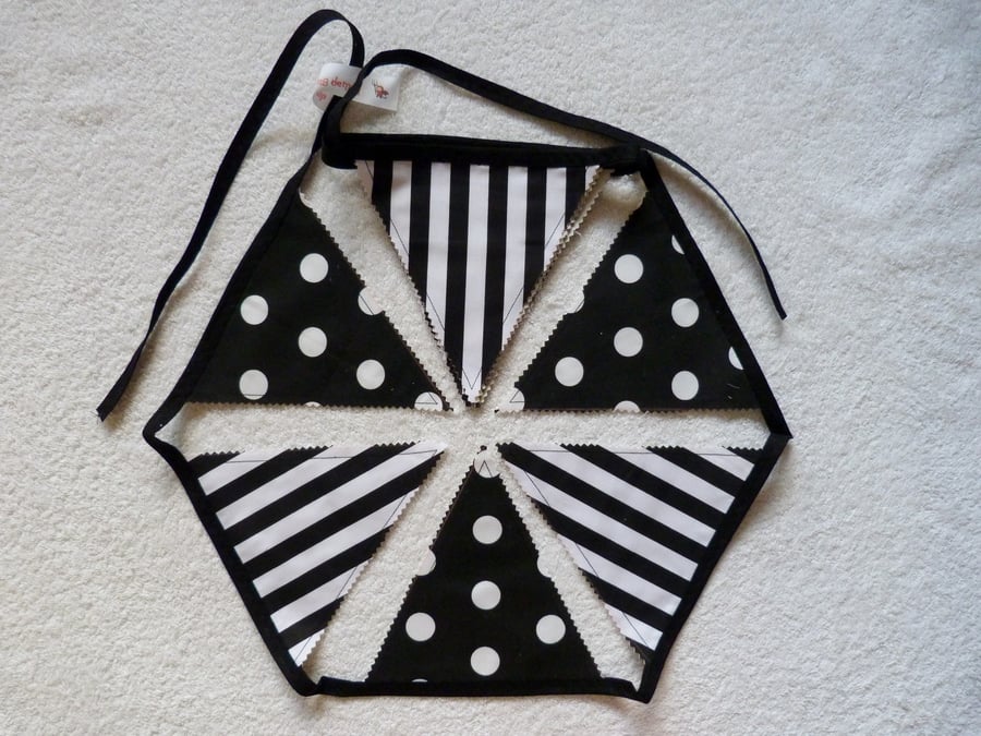 Black and White Lined Bunting. 3.5 m in length and 12 flags. Cream  Backing.