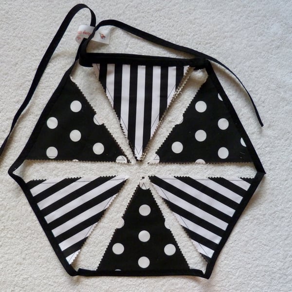 Black and White Lined Bunting. 3.5 m in length and 12 flags. Cream  Backing.