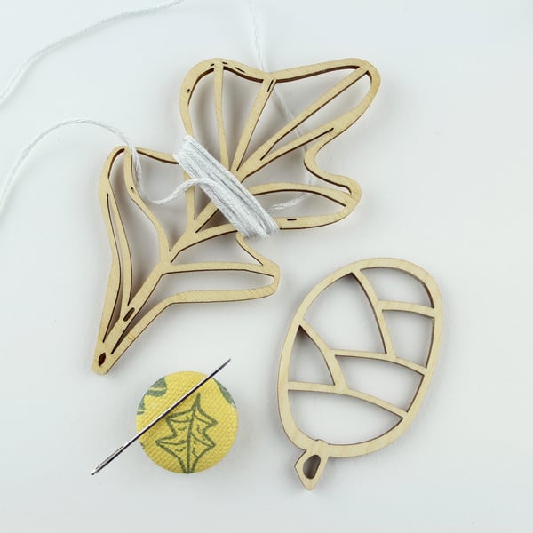 Leaf & pine cone thread holder set