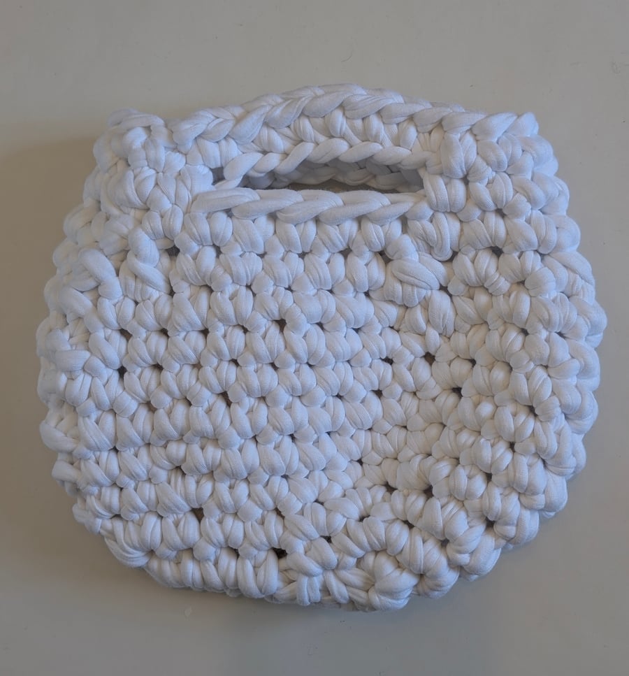 Handmade crochet bag made with white t-shirt yarn 