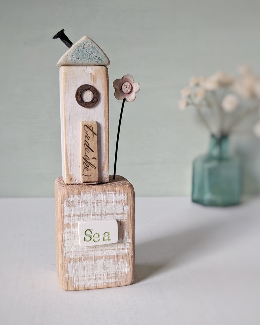 Little Wooden Sea Hut with Clay Flower 'Sea'
