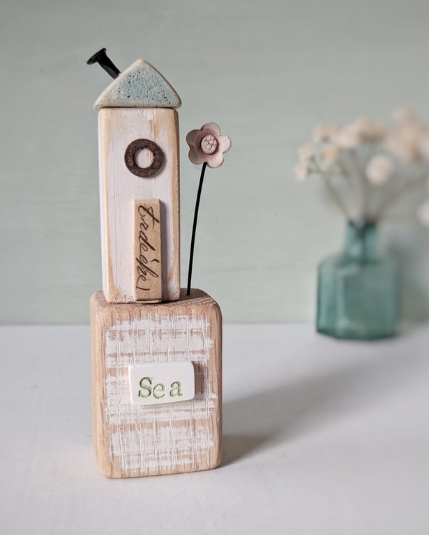 Little Wooden Sea Hut with Clay Flower 'Sea'