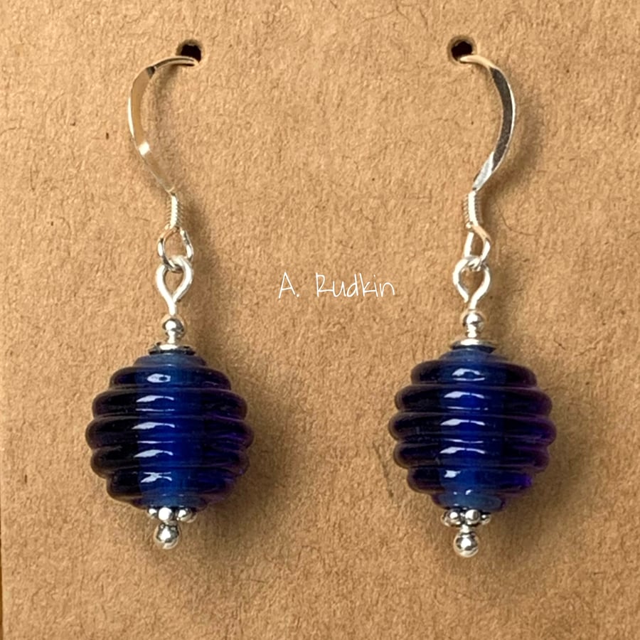 Sterling silver sapphire blue ribbed glass bead dangle earrings - FREE UK P&P 