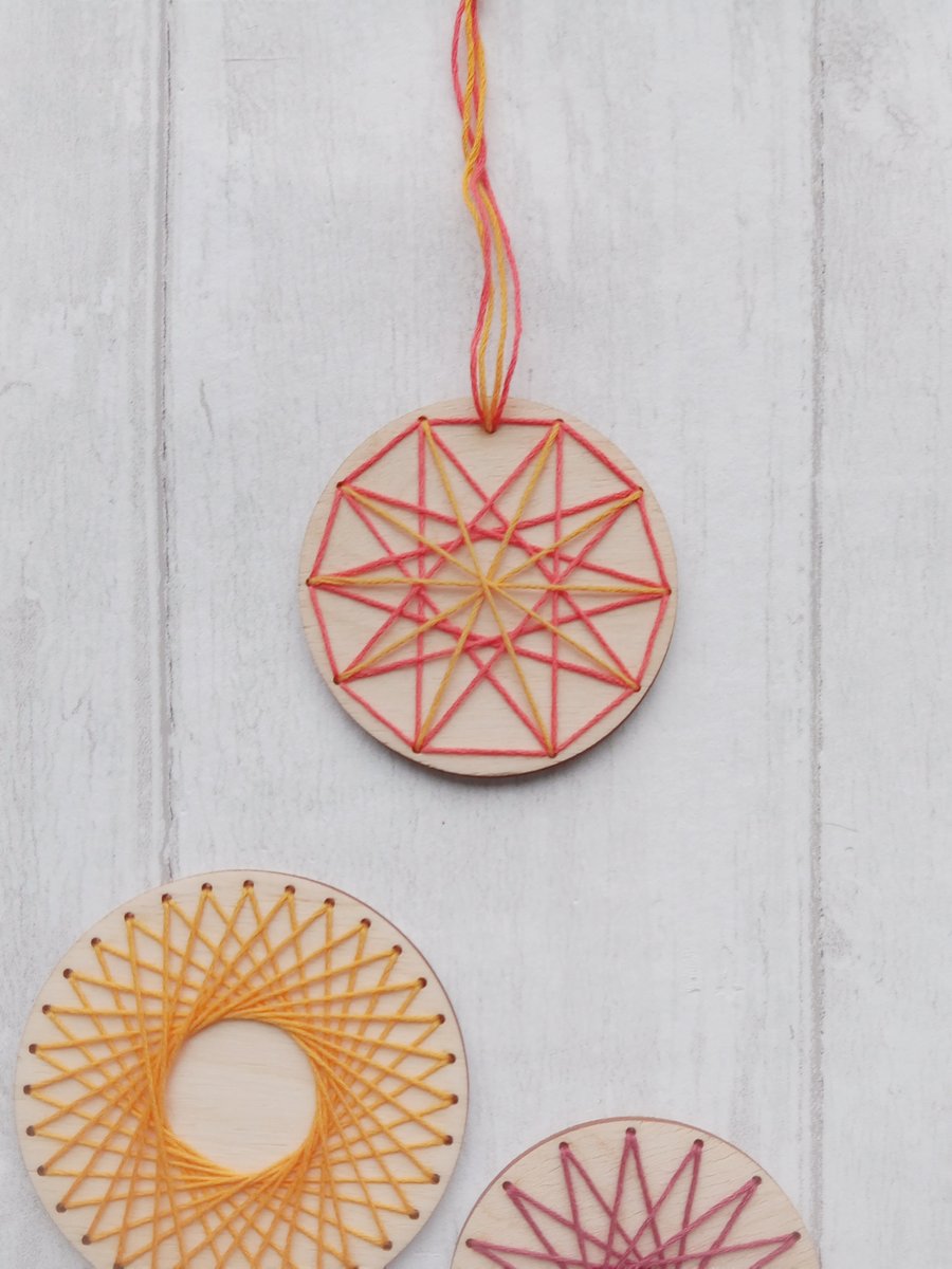 Embroidered Geometric Star, Wooden Hanging Decoration, String Art Dream Wheel 