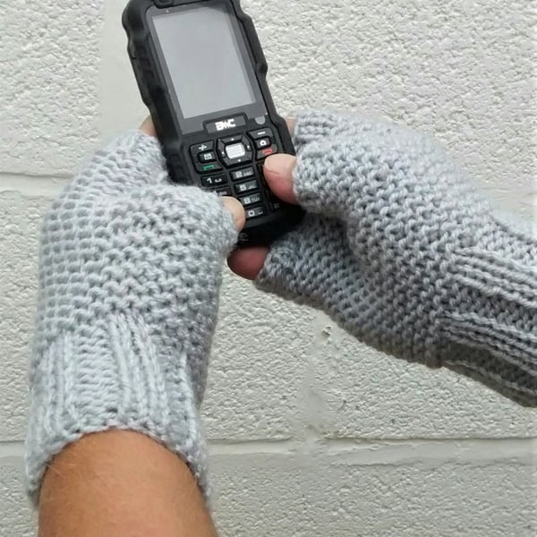 Men's Fingerless Gloves, Grey Aran Gloves