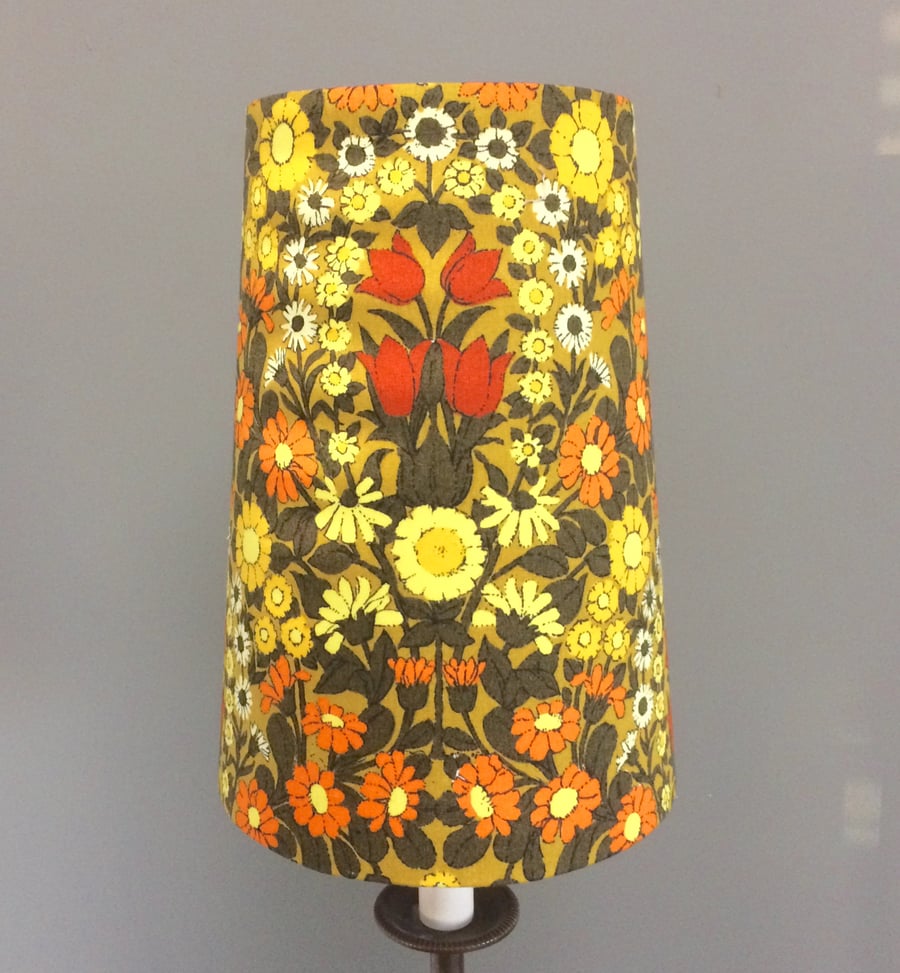 Hot as Mustard Daisy Chain Pat Albeck 70s vintage fabric Lampshade option