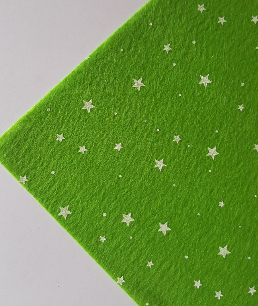 1 x Printed Felt Square - 12" x 12" - Stars - Bright Green 