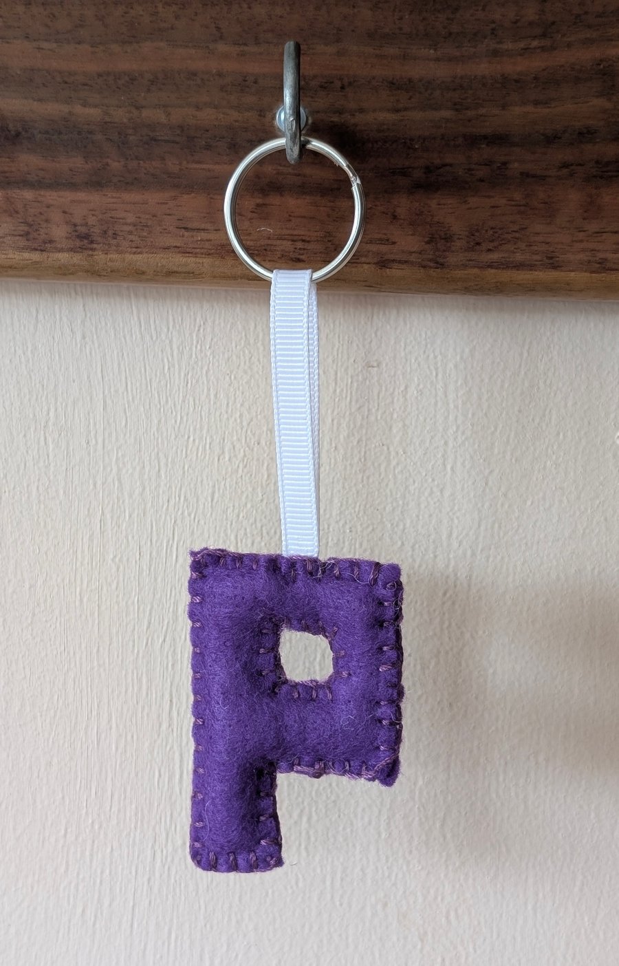 Handmade felt alphabet letter keyring P