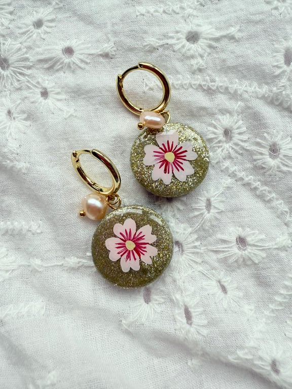 Pastel Pink Flower Gold Glitter Pearl Huggie Hoop Earrings - FREE SHIPPING