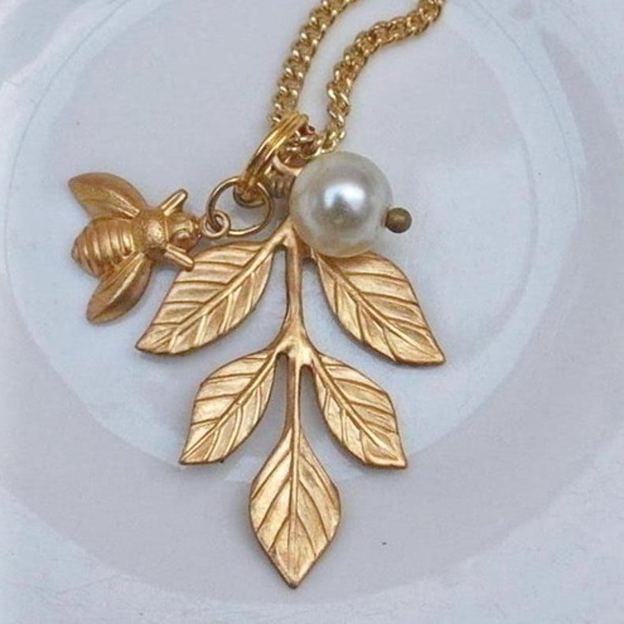 Leafe & Bee Necklace......