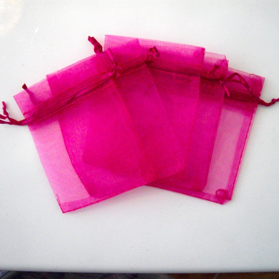 10 x Small Cerise Organza Gift Bags
