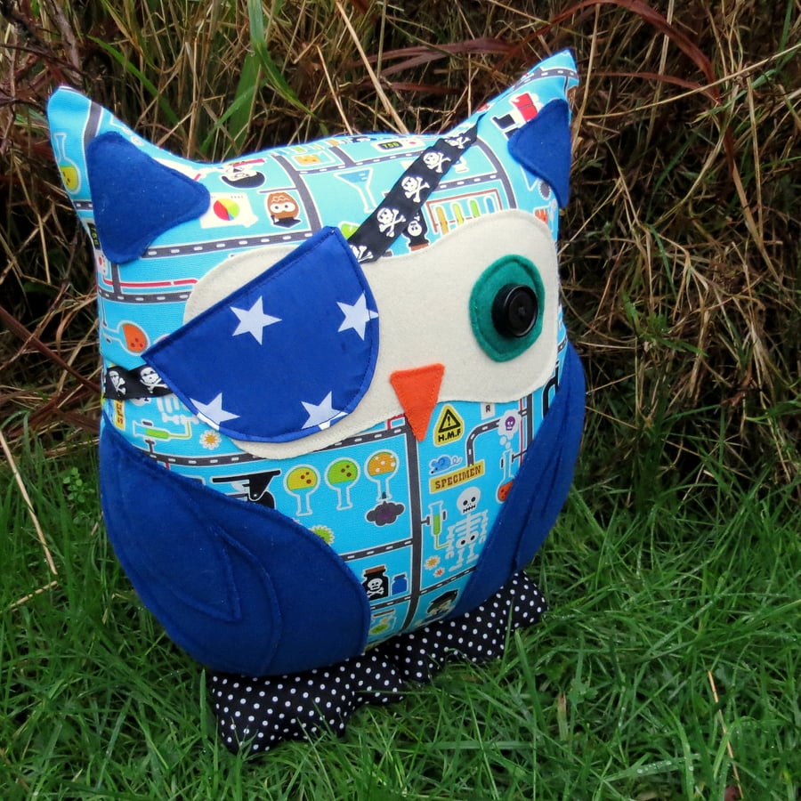 Owl  cushion.  A pirate owl cushion.  Nautical decor.