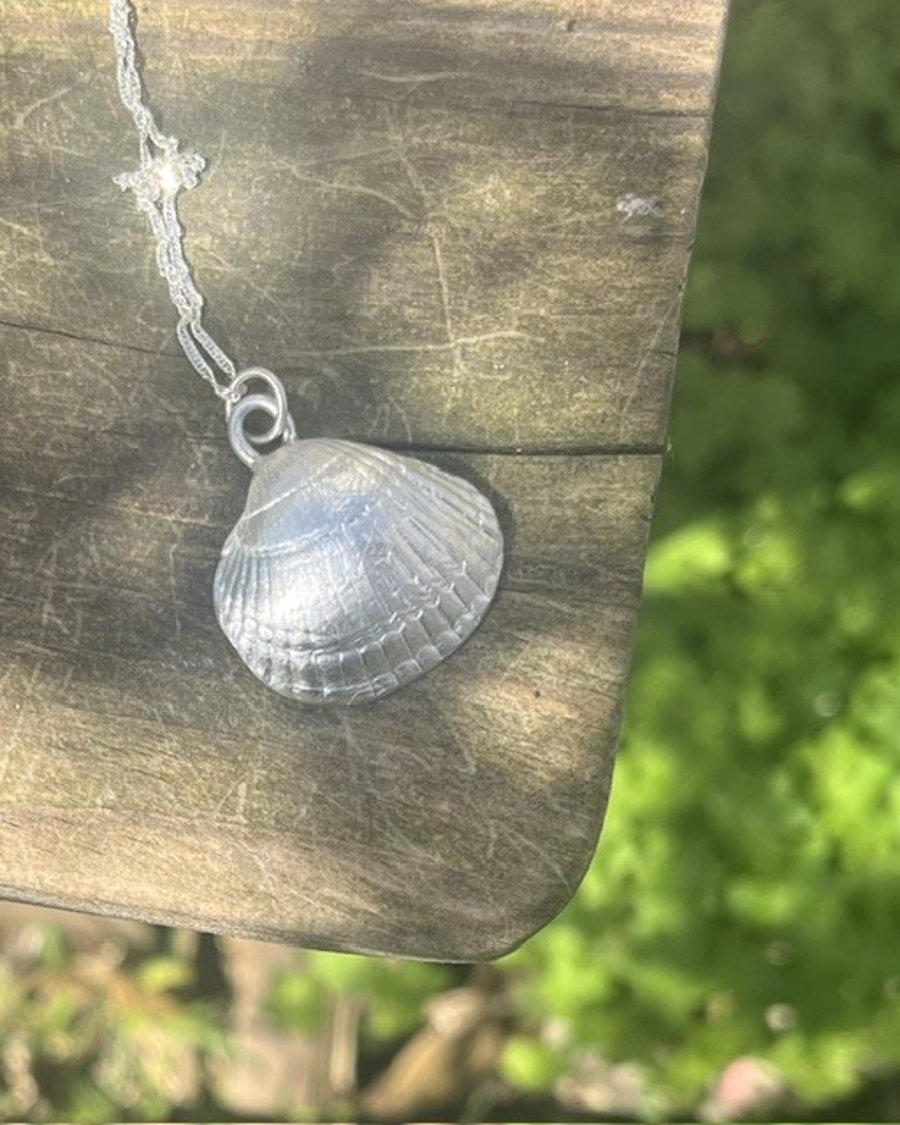 Handmade Solid Fine Silver 999 Sea Shell Pendant Necklace & Chain