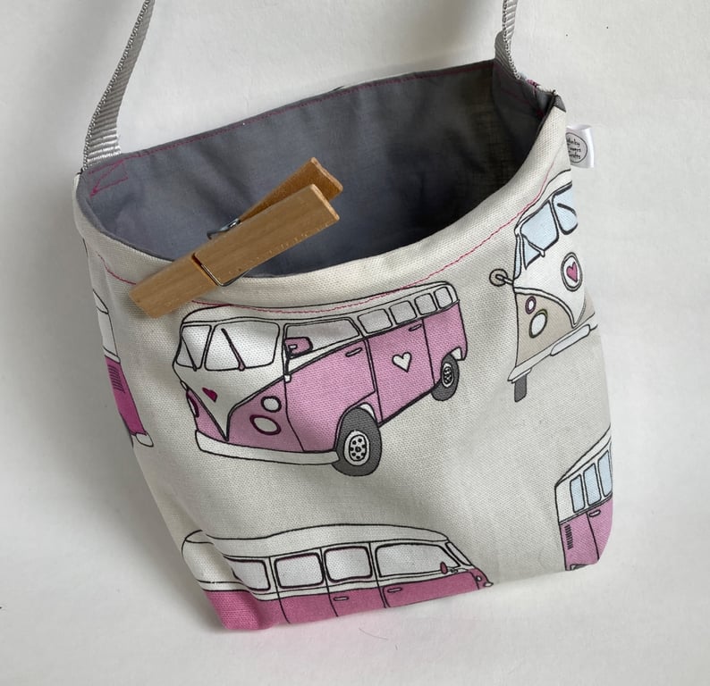 Peg bag with shoulder strap. Pink camper van design