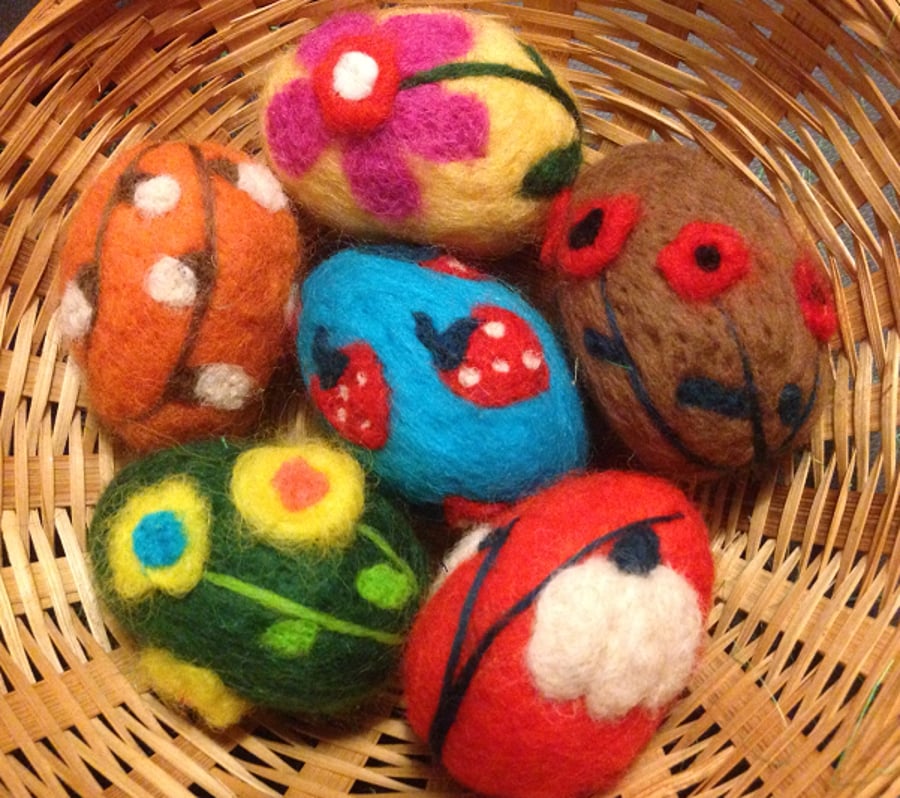 Set of 6 Felted Easter Eggs, Needle Felt Easter Decoration,Flowers, Spring