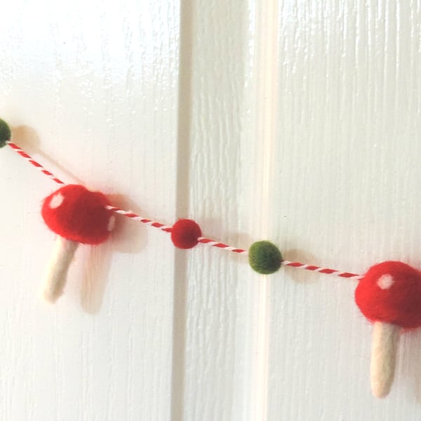 Autumn Mushroom Themed garland, Toadstools, festive autumnal bunting, 1m.