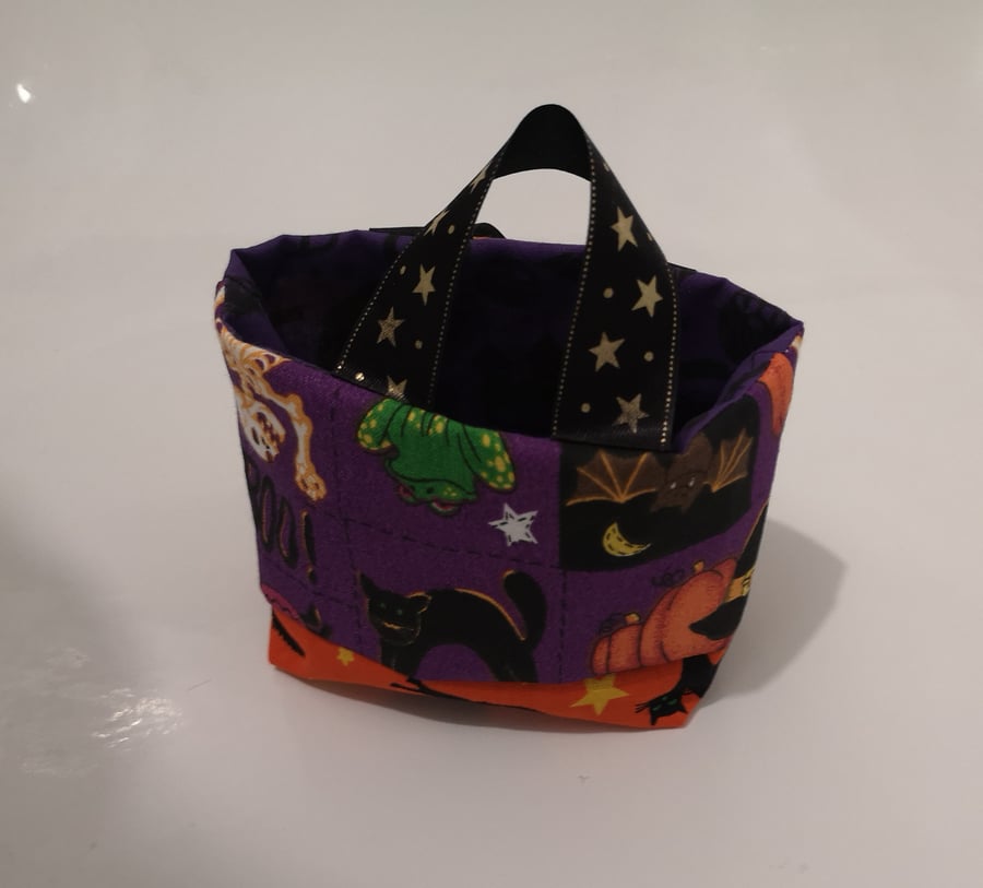 Halloween sweet, treat bag. Boo and cats design