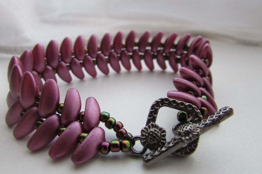 Metalic Pink Chilli Bead Bracelet