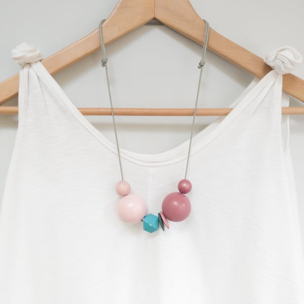 Greta - Beaded necklace, light pink, blue-green, mauve and cyan