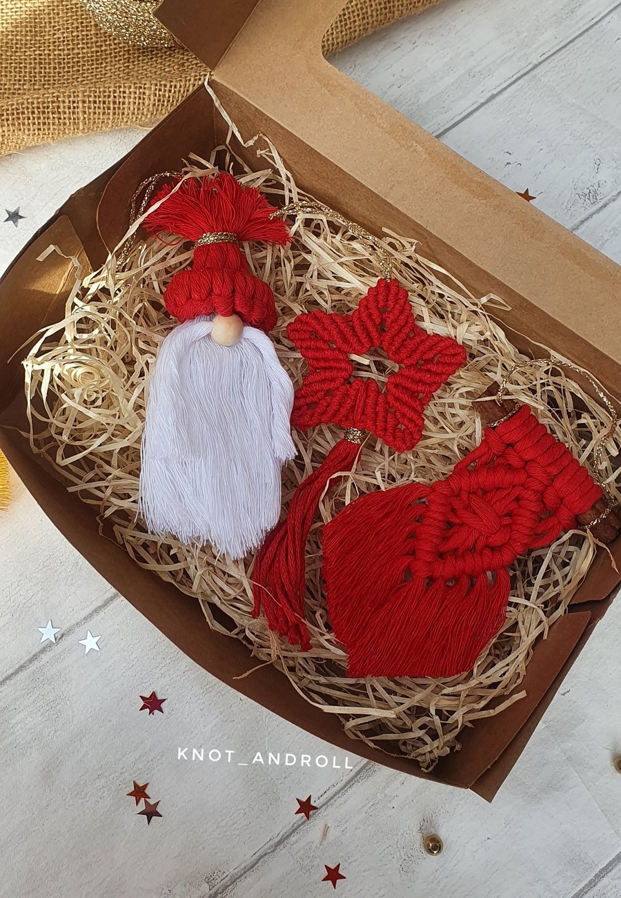 Macrame Christmas decorations 