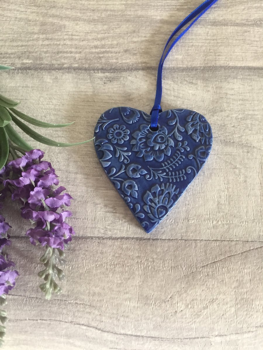 Ceramic textured hanging heart shaped decoration - Medium - Blue